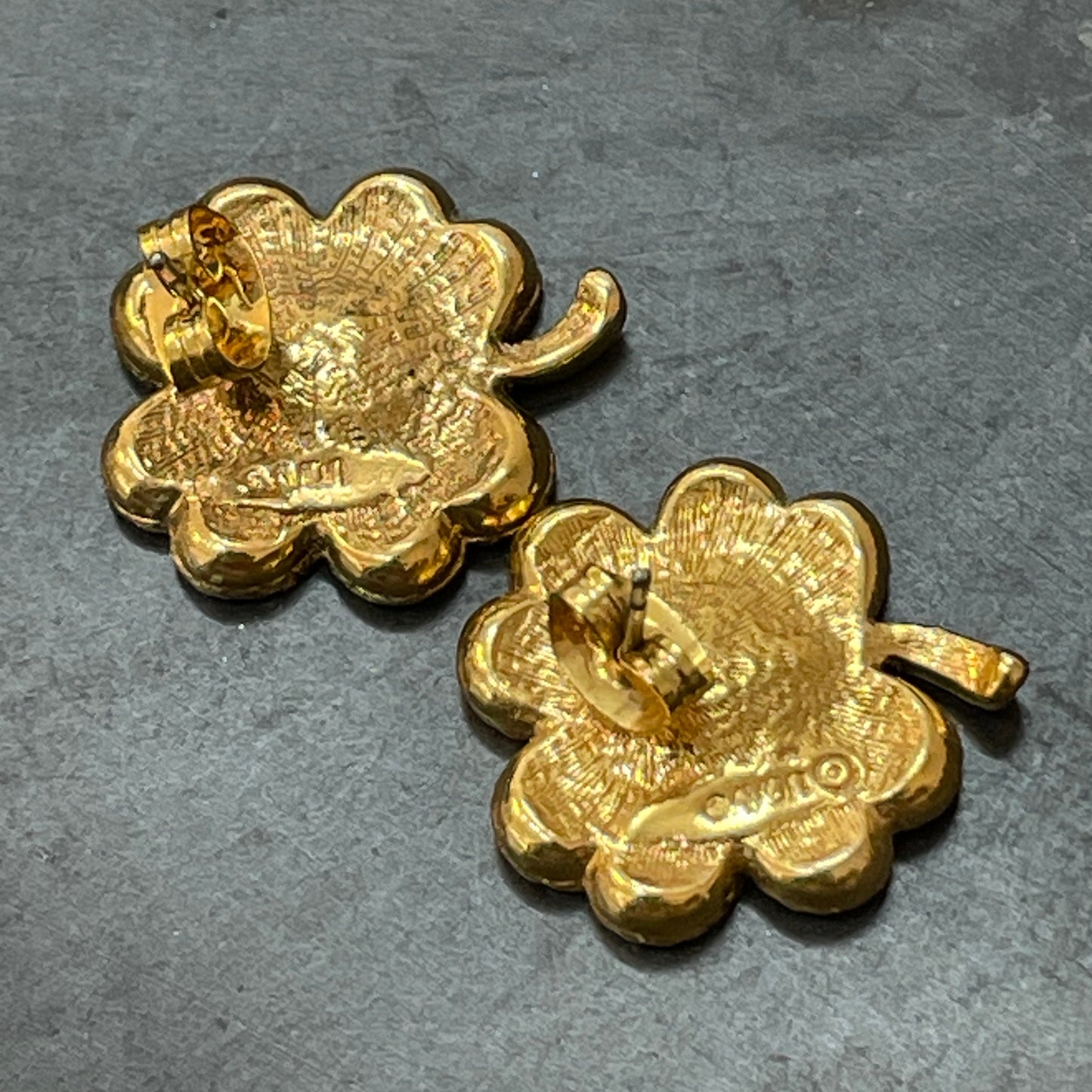 Vintage Avon signed gold tone green enamel four leaf clover stud earrings