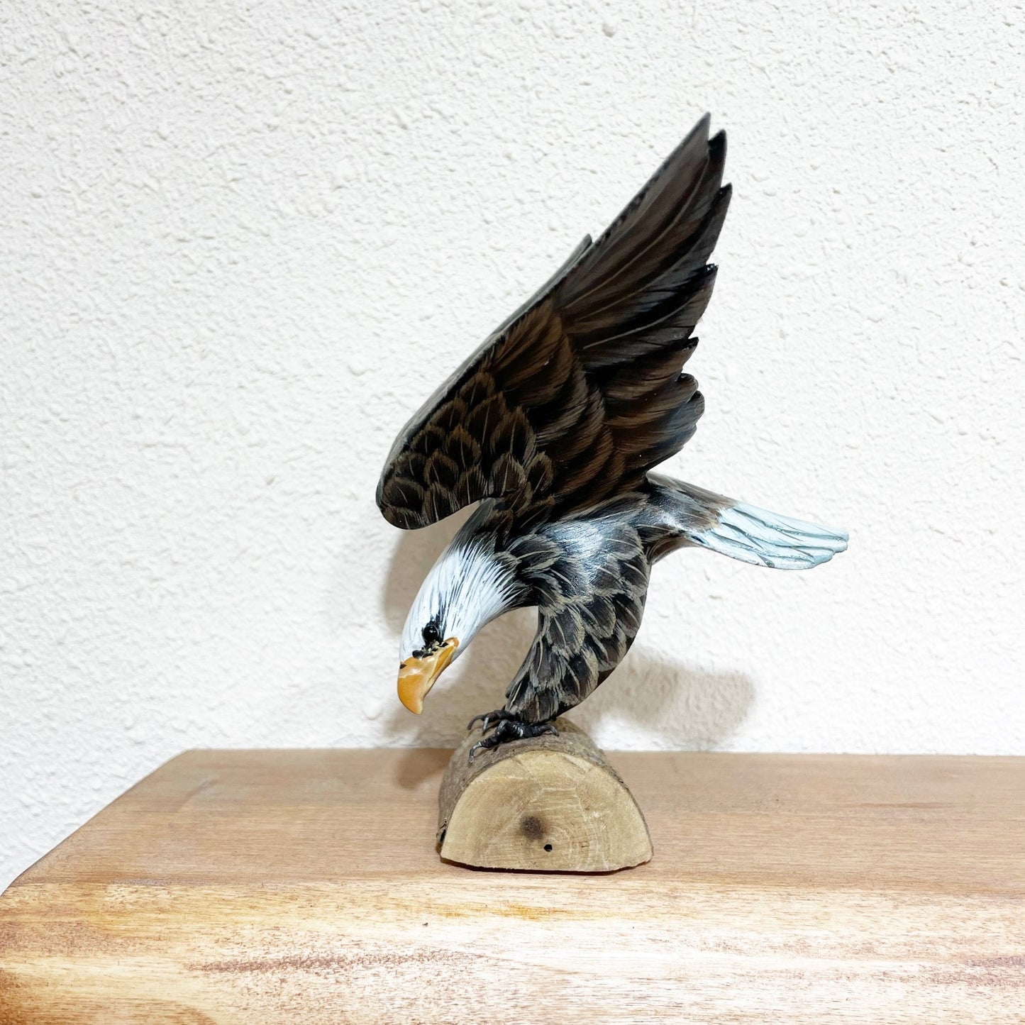 Painted Wooden Landing Eagle 彩繪木雕 (飛鷹)
