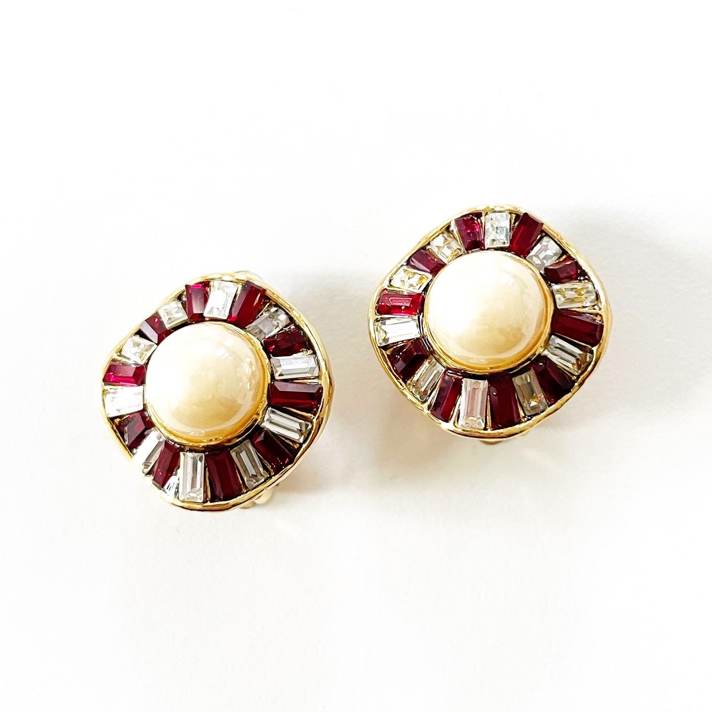 Vintage Unsigned Ruby and Clear Baguette Rhinestone Clip Earrings