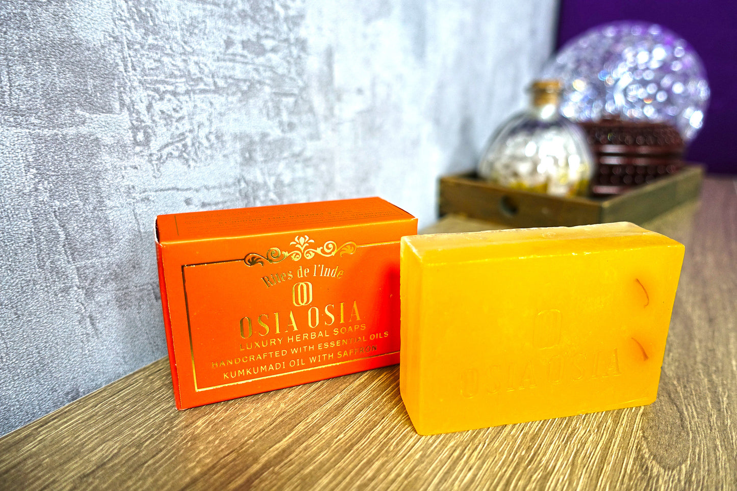 Kumkumadi Oil with Saffron Handcrafted Luxury Herbal Soap 藏紅花 Kumkumadi 精油手工芳療皂