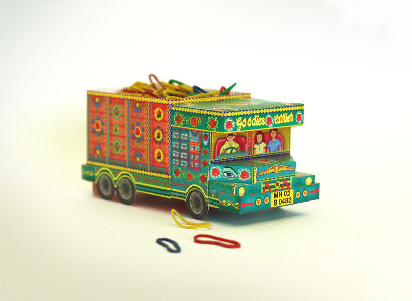 DIY ‘Goodies Carrier’ Truck container: Green n Red design DIY迷你紙製印度卡車模型:綠色+紅色手繪