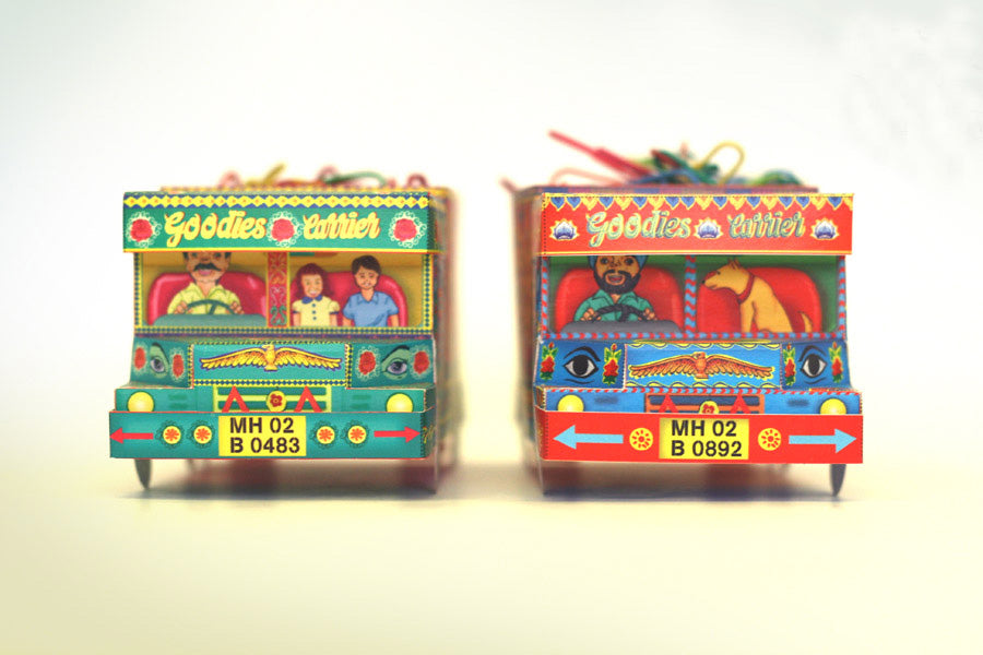DIY ‘Goodies Carrier’ Truck container: Green n Red design DIY迷你紙製印度卡車模型:綠色+紅色手繪