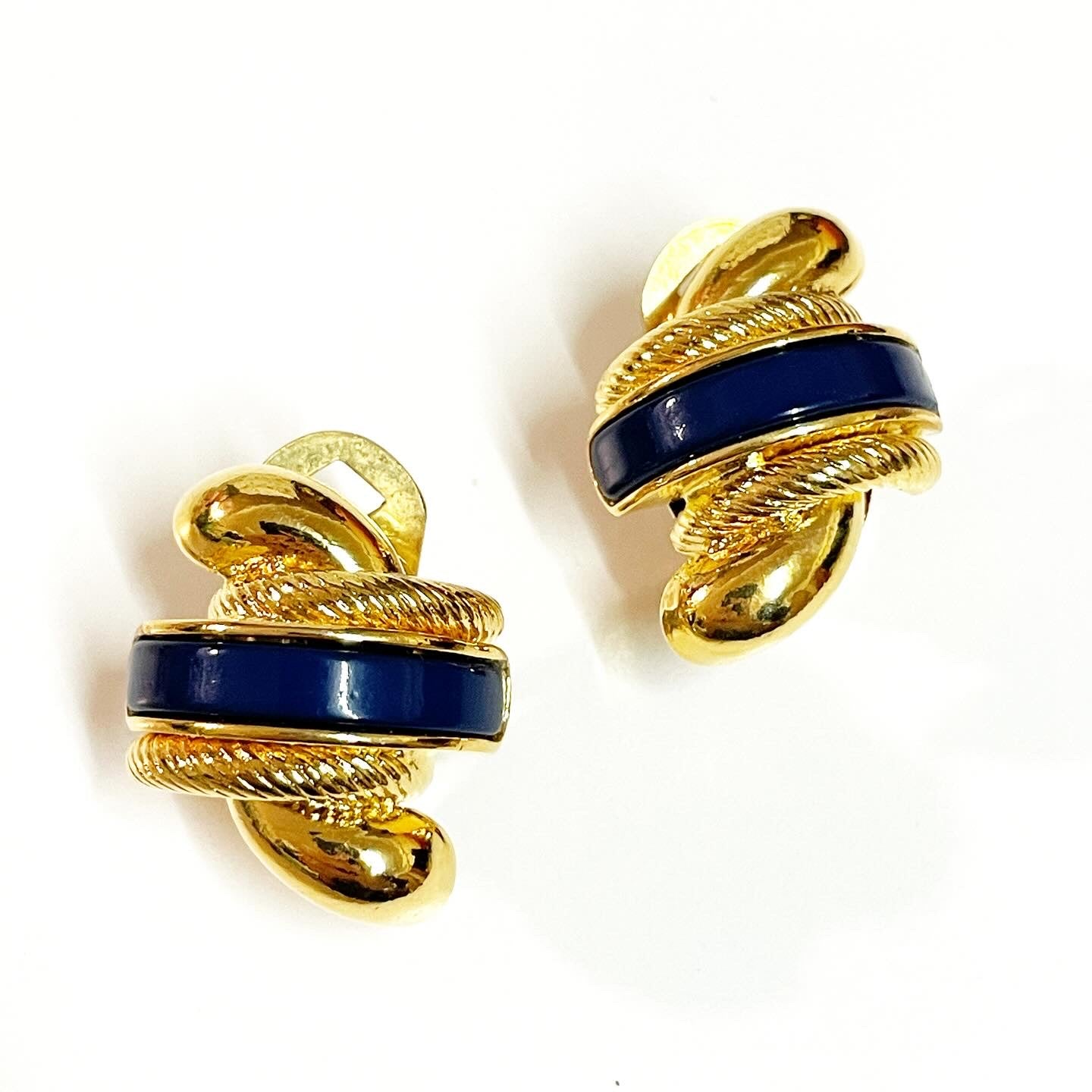 Vintage Gold Tone Rope Clip Earrings (Made in Italy)