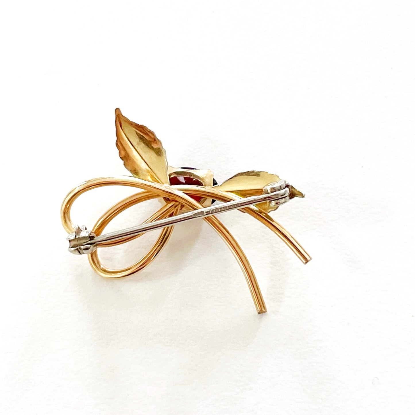 Vintage Krementz signed gold filled gemstone leaf brooch