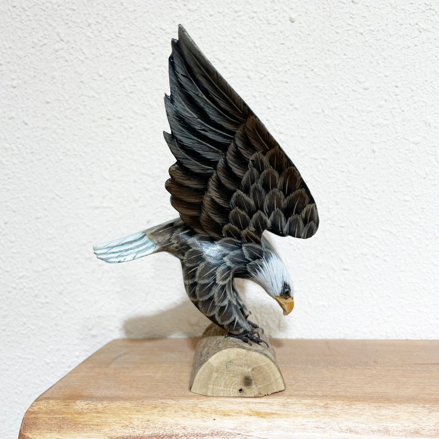 Painted Wooden Landing Eagle 彩繪木雕 (飛鷹)