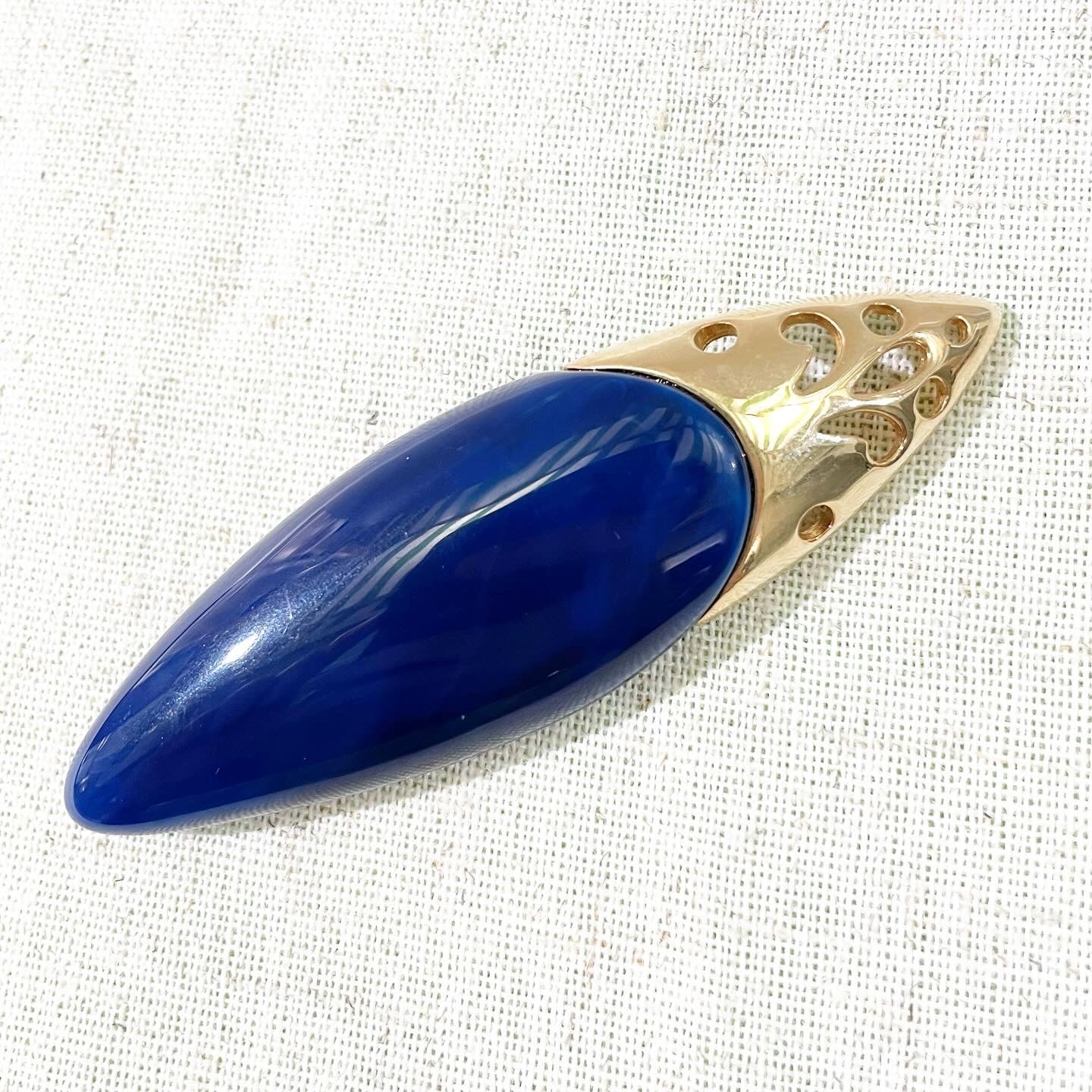 Vintage VERDUCCI signed gold tone cobalt blue lucite designer brooch. Made in USA.