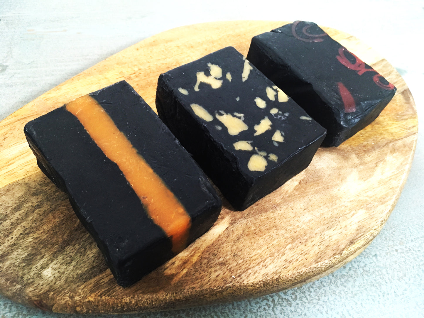 Activated Charcoal Fullers Earth Handcrafted Luxury Herbal Soap 活性炭富勒土手工美白皂