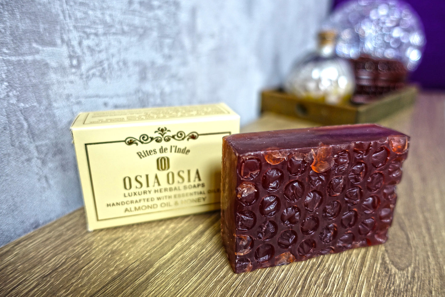 Almond Oil with Honey Handcrafted Luxury Herbal Soap 蜂蜜杏仁精油手工芳療皂