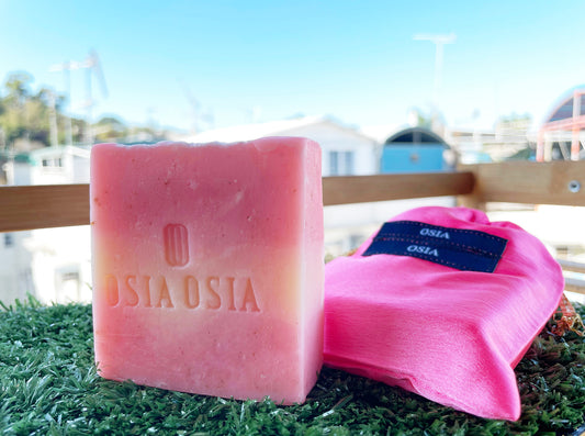 Cold Process Rose & Rose Handcrafted Luxury Herbal Soap (Body Wash & Face Wash) 冷製玫瑰精油芳療皂 (沐浴＋潔面兩用）